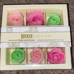 Wicked Katie Kime Rose Scented Tulip Bath Petals